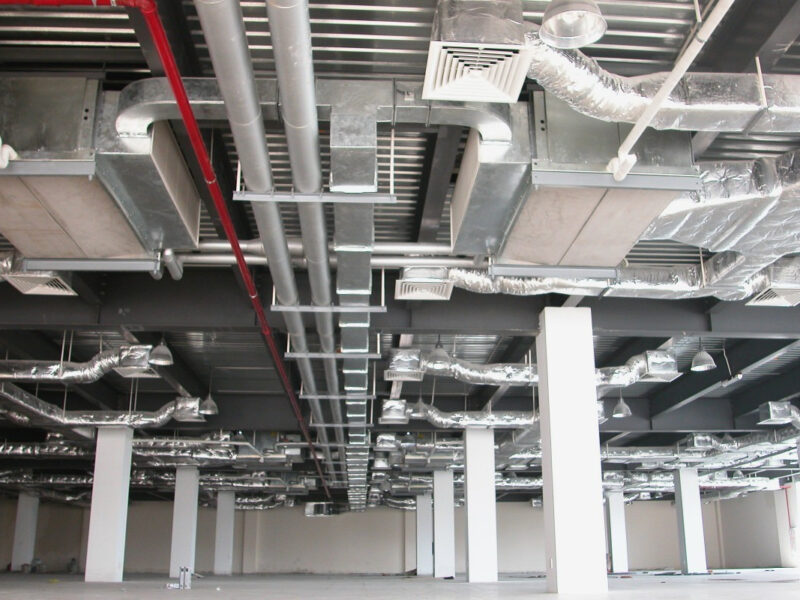 Tháp giải nhiệt máy lạnh có thực sự cần thiết lắp đặt không?